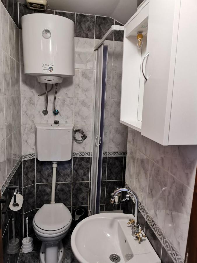Coso Zlatne Njive Bb Апартаменти Котор
